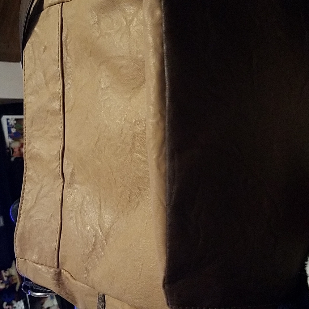 Handbag - Picture 2 of 5